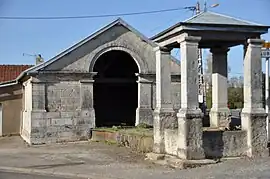 The wash house and fountain in Sauvigney-lès-Pesmes