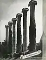 1922 Savitar yearbook picture of ivy covered Columns