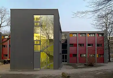 Renovated school with massive thermal insulation (Hohe Landwehr)