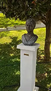 Bust of Sezen Aksu in the park.