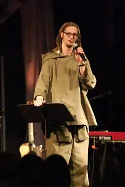 Shane Claiborne speaking in 2007