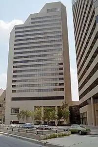 The hotel's State Street facade, 1984