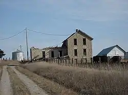 The Simmons Point Station in 2009. Since then, the building has substantially deteriorated.