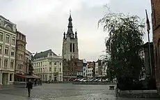 Central Square (Grote Markt) of Kortrijk with the Saint-Martin's church (2004)