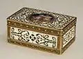 French, Paris; Snuffbox, painting; Metalwork-Gold and Platinum.