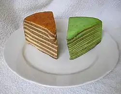 Plain spekkoek and spekkoek flavoured with pandan