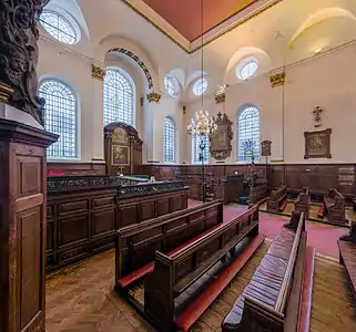 Looking diagonally across to the altar