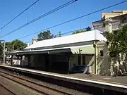 Station building on platform 3