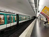 MF 01 rolling stock on Line 5