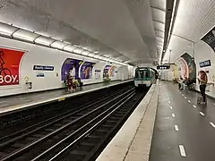 Line 8 platforms