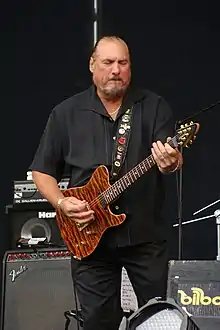 Cropper performing in 2008