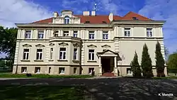 Manor in Kruszyn, now a primary school