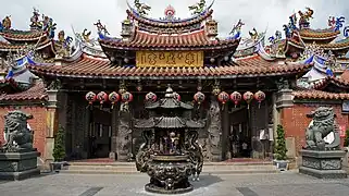 Lecheng Temple, Taichung City (1790), restored in 1920s.