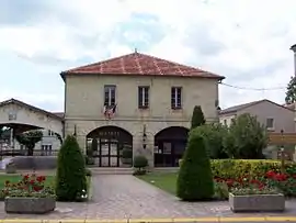 The town hall in Targon