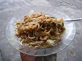 Tauge goreng (stir-fried mung bean sprout)