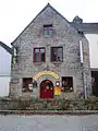 Old tavern called Hôtel des trois marchands.