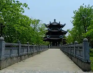 Path leading to Bái Đính temple