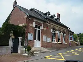 The town hall and school in Templeux-la-Fosse