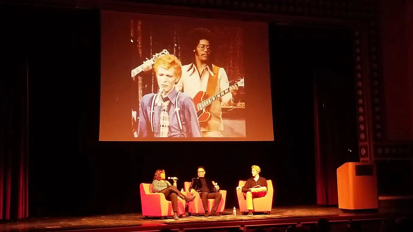 Alomar (middle and on screen) in 2019.