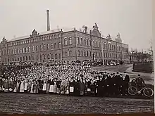 The Finnish-speaking population in the city increased sharply when the tobacco factory expanded and was in great need of labor.