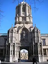 Tom Tower and the main entrance to Christ Church, the largest Oxford college, on St Aldate's.