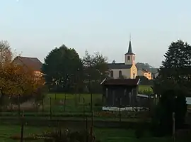 The church and surroundings in Torcheville