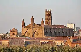 Notre-Dame du Taur (left) and the church of the Jacobins in Toulouse