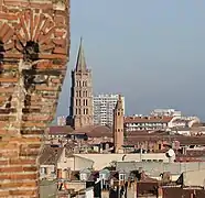 The bell towers of ND du Taur (on the right, seen by the edge) and Saint-Sernin (in the center), models of the bell towers of southern French Gothic.