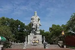 Trần Hưng Đạo monument