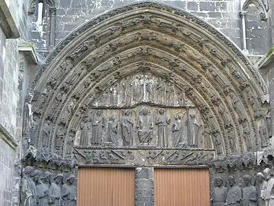 Tympanum and voussoirs of the royal portal (1200–1250)