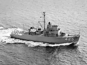 USS Bulwark (MSO-425) underway c1954