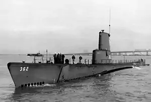 In 1951 Guavina (SS-362) was equipped with an experimental searchlight sonar.
