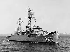 USS Mills (DER-383) underway c1965