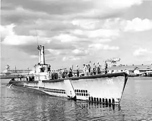 USS Ronquil (SS-396) entering Pearl Harbor 1944