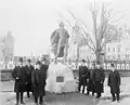 Mackenzie King at the unveiling of the statue.