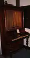 Upright piano