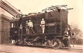 The first locomotive with a phase converter was Kando's V50 locomotive (only for demonstration and testing purposes)