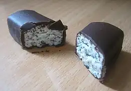 Quark chocolate snack