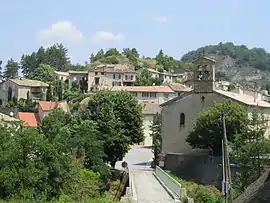 The church and surrounding buildings in Vaumeilh