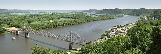 Black Hawk Bridge at the western terminus of WIS&nbssp;82