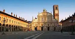 Piazza Ducale, with the Cathedral façade.