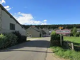 The road into Vignes-la-Côte
