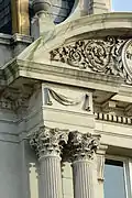 Details at top of column