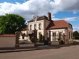 The town hall in Perceneige