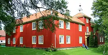 The main building, Vinje vicarage from the 18th century