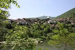 Vranduk from just above the waterline of the Bosna river