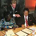 Wangari Maathai and H. E. Pembe Didace Bokiaga, Environment Minister of the Democratic Republic of Congo sign the declaration