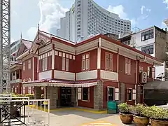 Gingerbread residences, Wat Suan Phlu