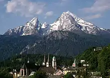 Watzmann Middle Peak (centre, 2,713 m)