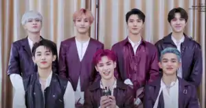 WayV in December 2019
From left to right, standing: Xiaojun, Yangyang, Ten, HenderyFrom left to right, sitting: Winwin, Kun, Lucas